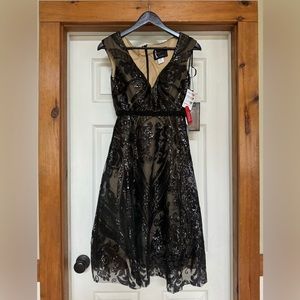 Mac Duggal SEQUINED V NECK CAP SLEEVE DRESS New with tags NWT 0